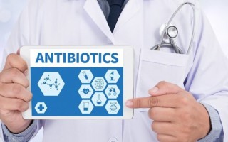 Какие антибиотики нужны при ларингите — обзор лучших средств