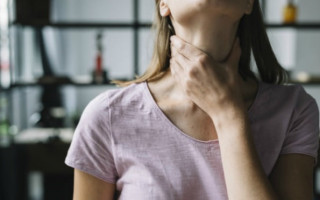 Першение в горле: как избавиться от неприятного симптома?