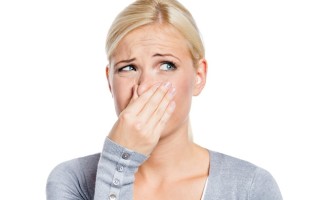 Причины неприятного запаха из носа