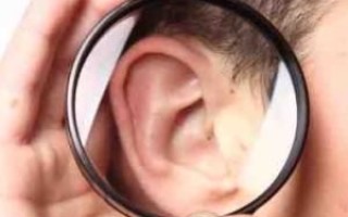 Причины выделений из уха