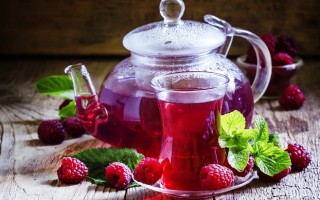 Малиновое варенье и чай при простуде и гриппе