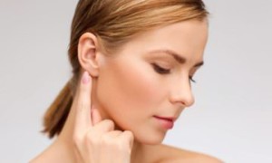 Болит ухо: как правильно лечить его в домашних условиях