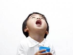 полоскание горла ребенка