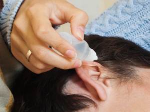 Если болят уши при простуде, причины и чем лечить