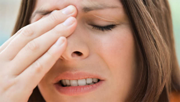 Фронтит - разновидность болезней носа, сопровождающаяся сильными головными болями