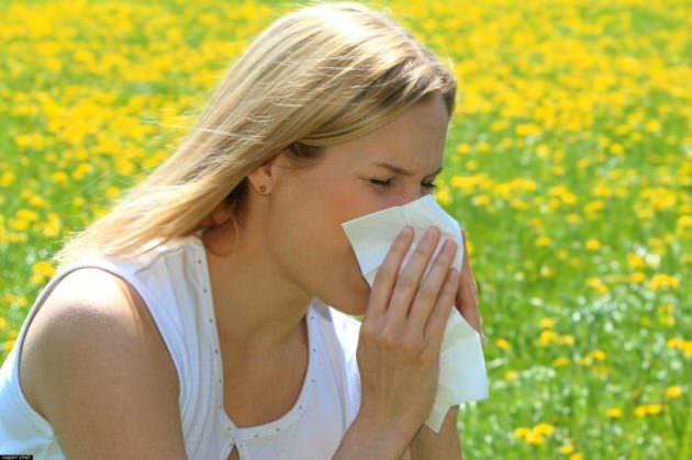 Спреи от аллергического насморка содержат антигистаминные и гормональные компоненты