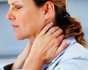 Остеохондроз и проблемы с ЖКТ как причины ощущения кома в горле
