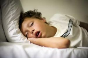 если дети спят с открытым ртом, значит нужно лечить аденоиды