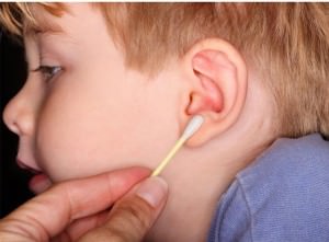 Болит ухо у ребенка