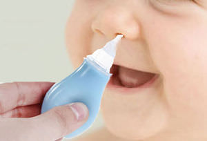 Как очистить нос у ребенка до года