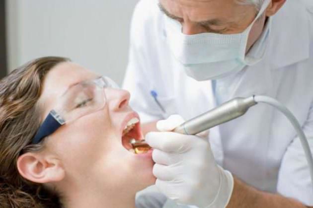 Перед проведением криодеструкции миндалин необходима санация полости рта